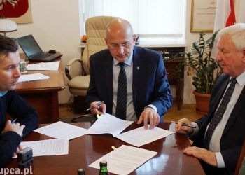 Podpisali umowę na zakup aparatów dla szpitala