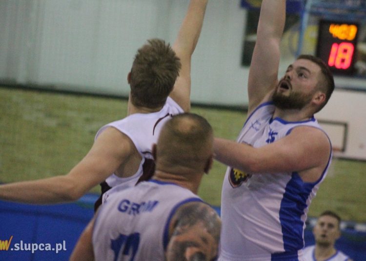 Grom gra ze Spójnią