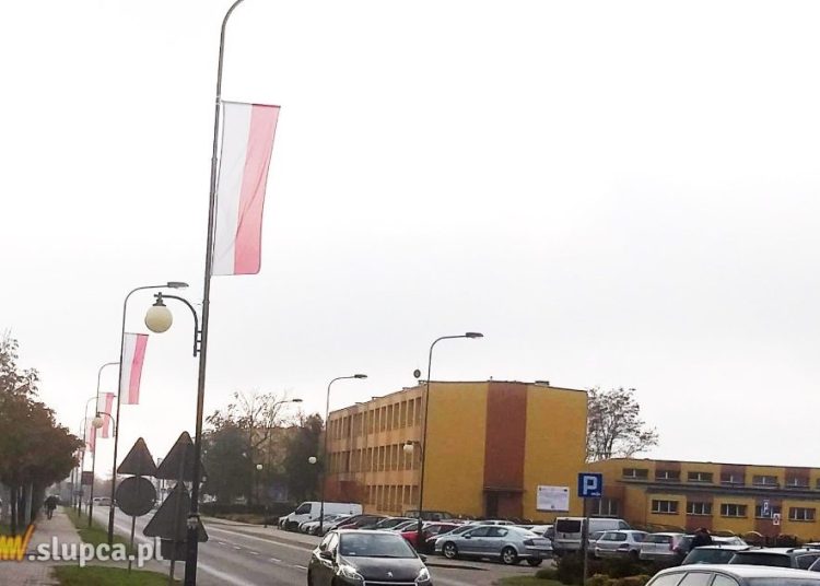 Czy flagi prawidłowo wywieszono?