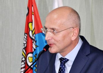 105 tysięcy dla powiatowych szkół