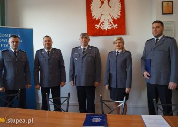 Wyróżnieni policjanci słupeckiej komendy