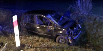 Zjechał z drogi i dachował. Wypadek w Kluczewnicy