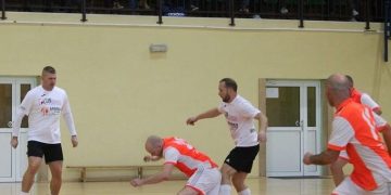 SLHPN. Kto zatrzyma Wartę i Familiadę?