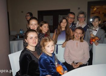 Zagórów: Dzielili się opłatkiem z osobami samotnymi