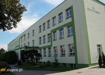 Prawie milion złotych dla ekonomika