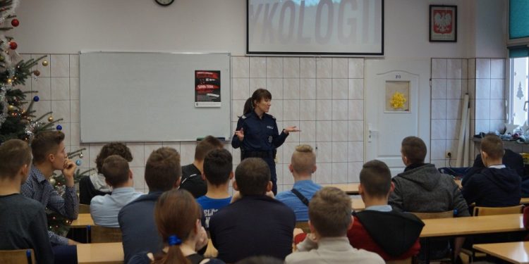 O kampanii „Narkotyki, dopalacze zabijają” w Zagórowie