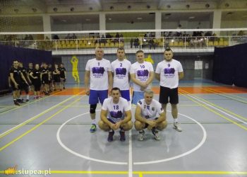 Sami Swoje otwierają tabelę