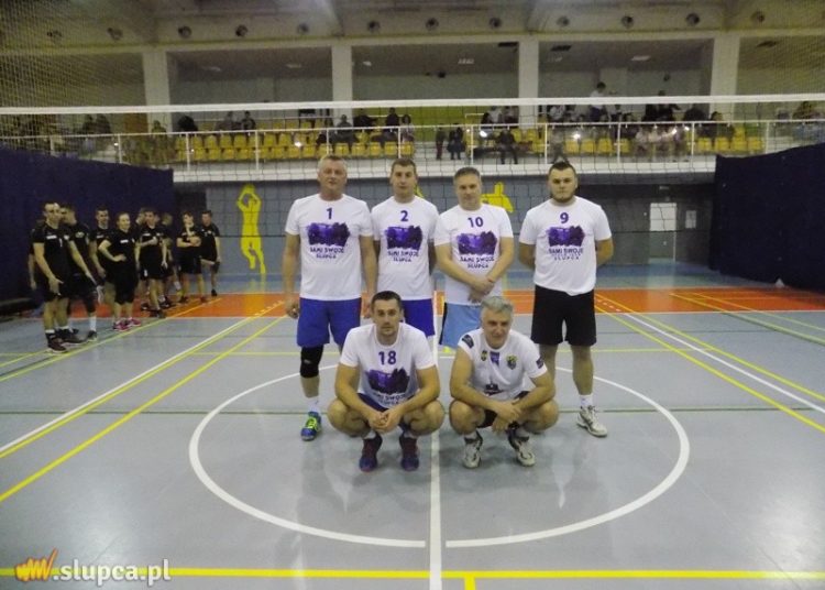 Sami Swoje otwierają tabelę