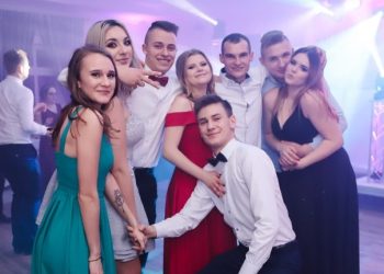 Ekonomik bawił się na studniówce ZDJĘCIA