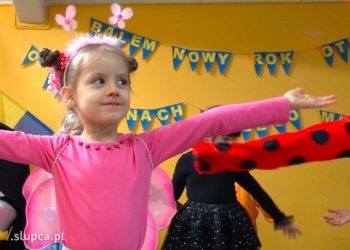 Zaczęli polonezem. Wyjątkowy bal w Jedynce FILM