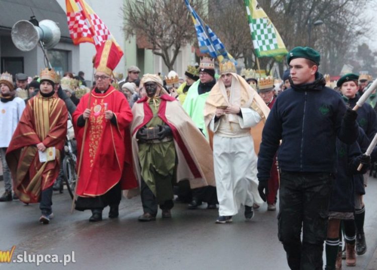 Przez Słupcę przeszedł Orszak Trzech Króli ZDJĘCIA