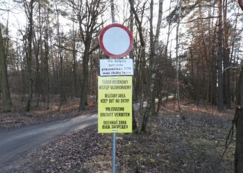 Teren wojskowy parę kroków od domów