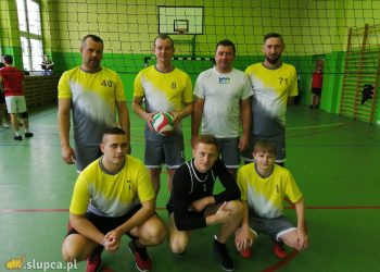 Ósmy noworoczny turniej siatkarski