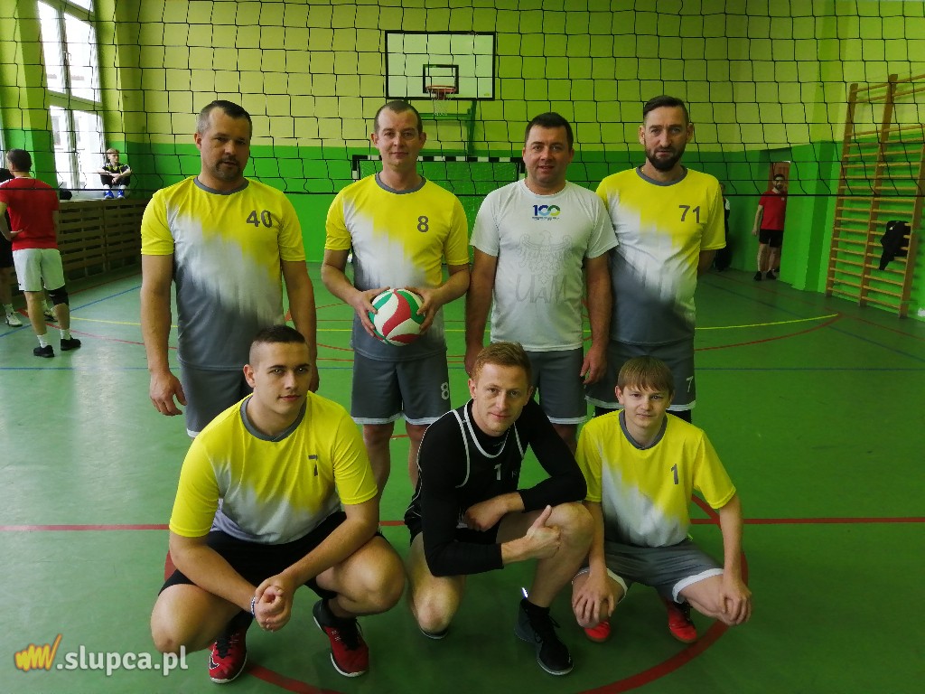 Ósmy noworoczny turniej siatkarski