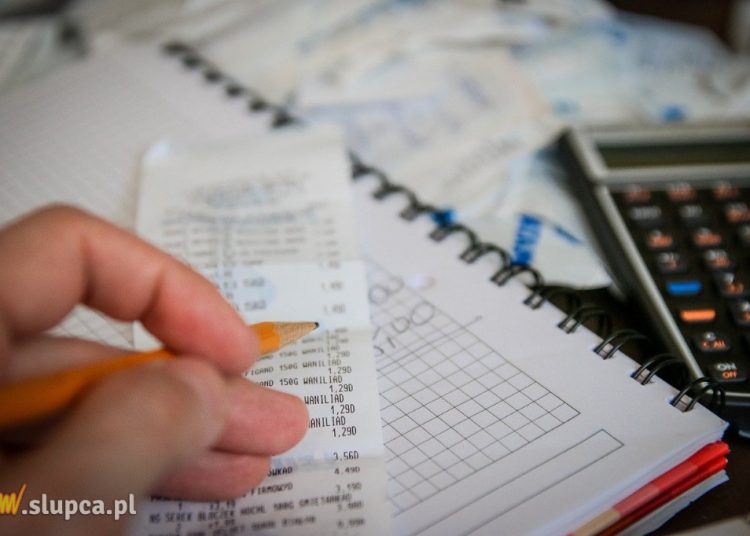 Jak rozliczyć PIT 37 online? Garść cennych wskazówek