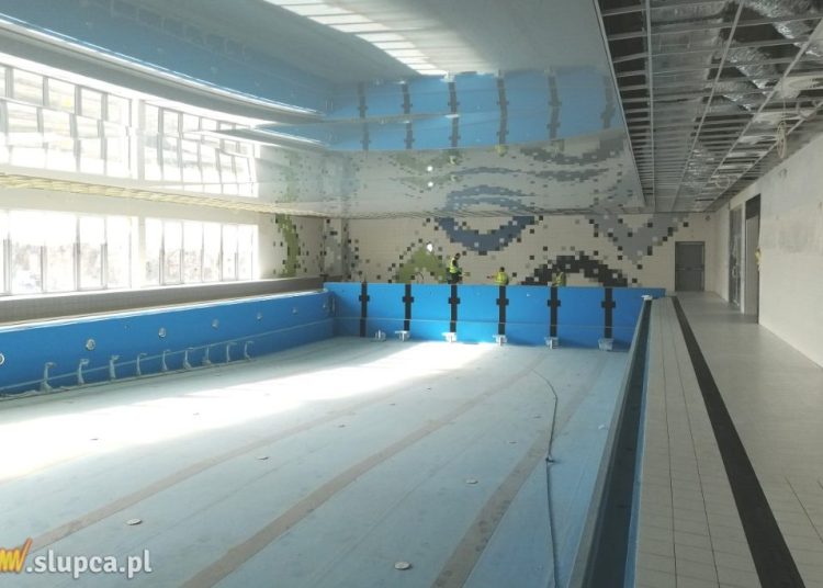 Prace na basenie dobiegają końca