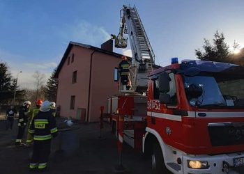 Kolejny pożar w powiecie. Strażacy w akcji