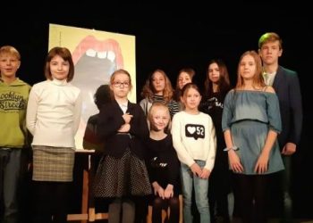 Recytatorzy na scenie MDK