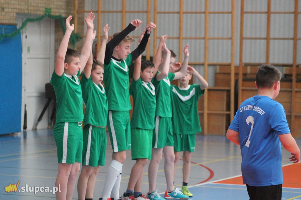 Trzynaście drużyn walczy o mistrzostwo powiatu FOTO