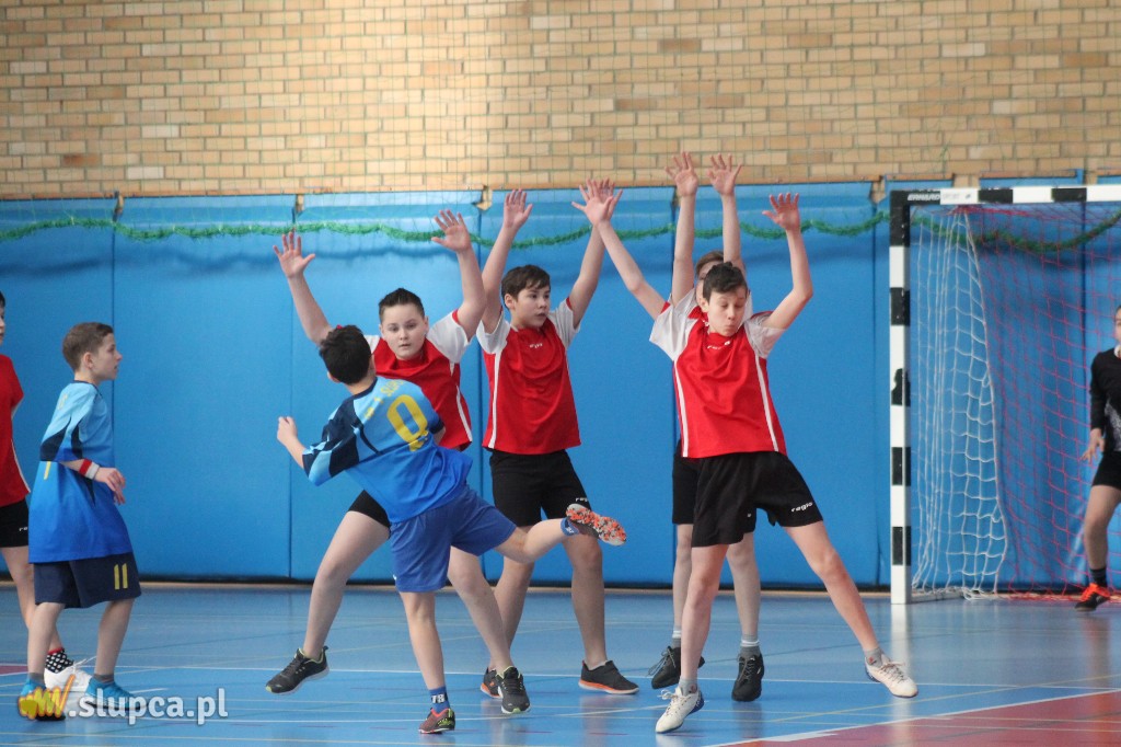 Trzynaście drużyn walczy o mistrzostwo powiatu FOTO