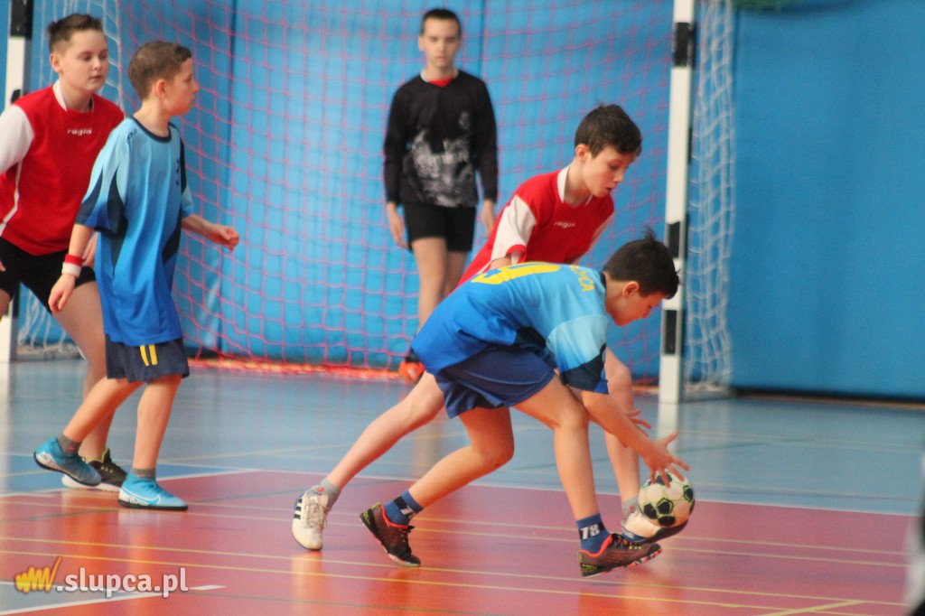 Trzynaście drużyn walczy o mistrzostwo powiatu FOTO