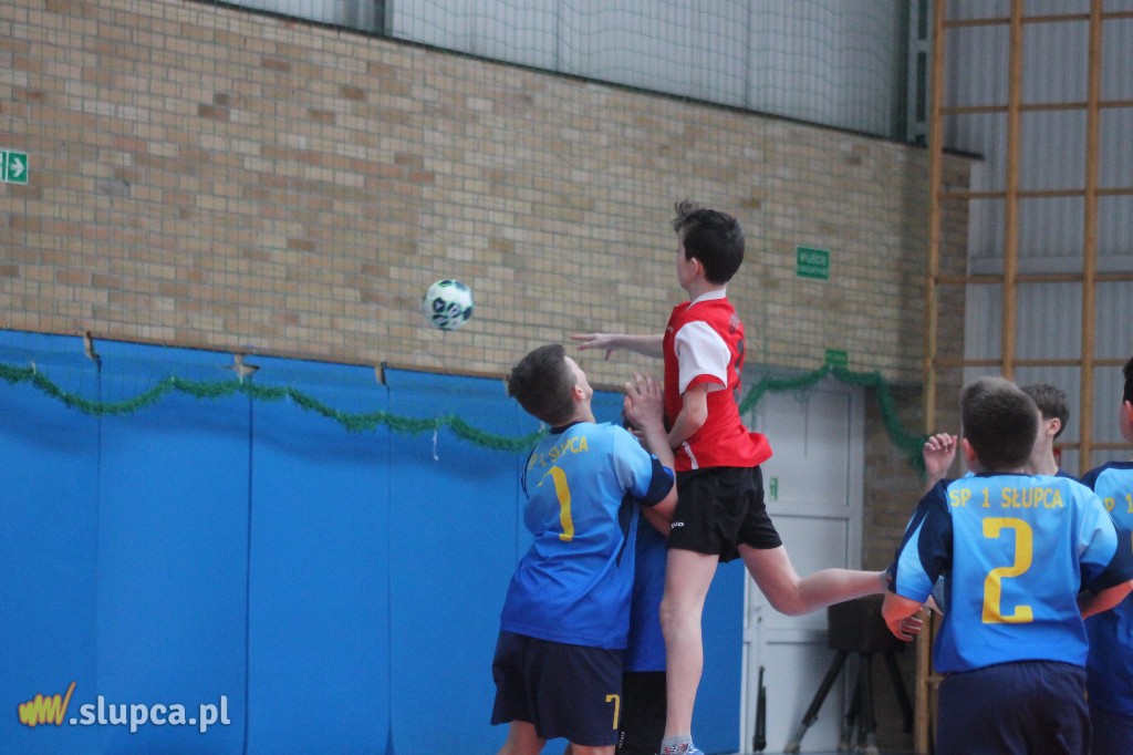 Trzynaście drużyn walczy o mistrzostwo powiatu FOTO