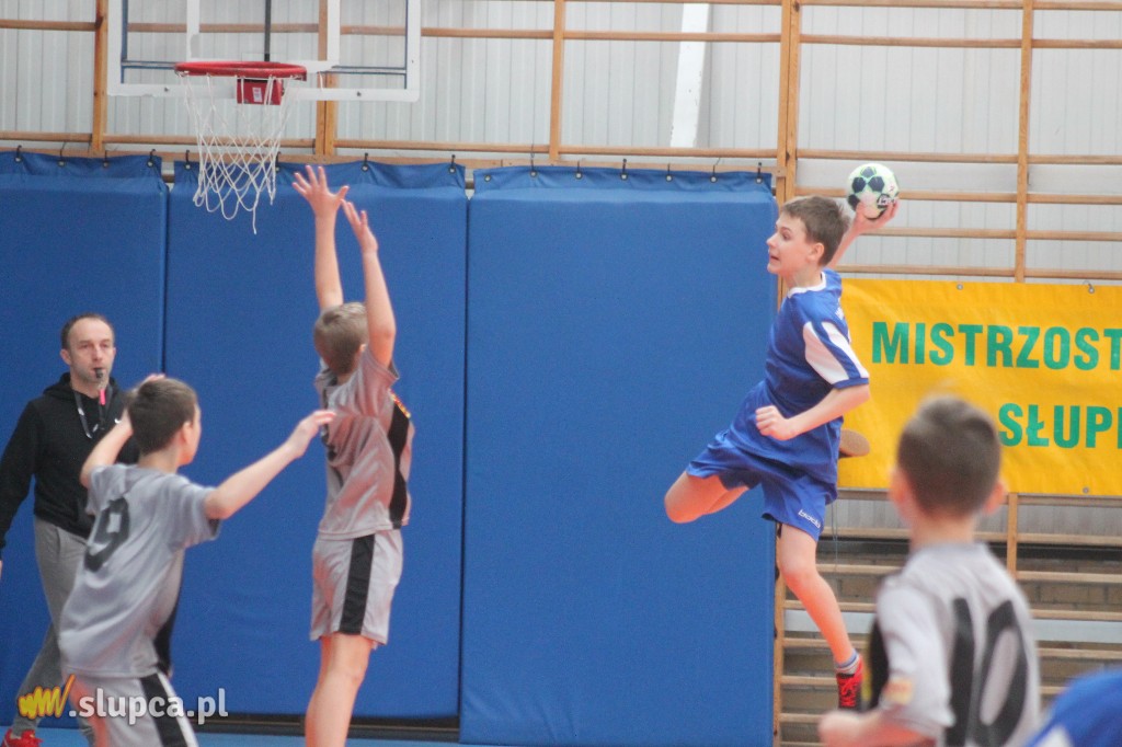 Trzynaście drużyn walczy o mistrzostwo powiatu FOTO