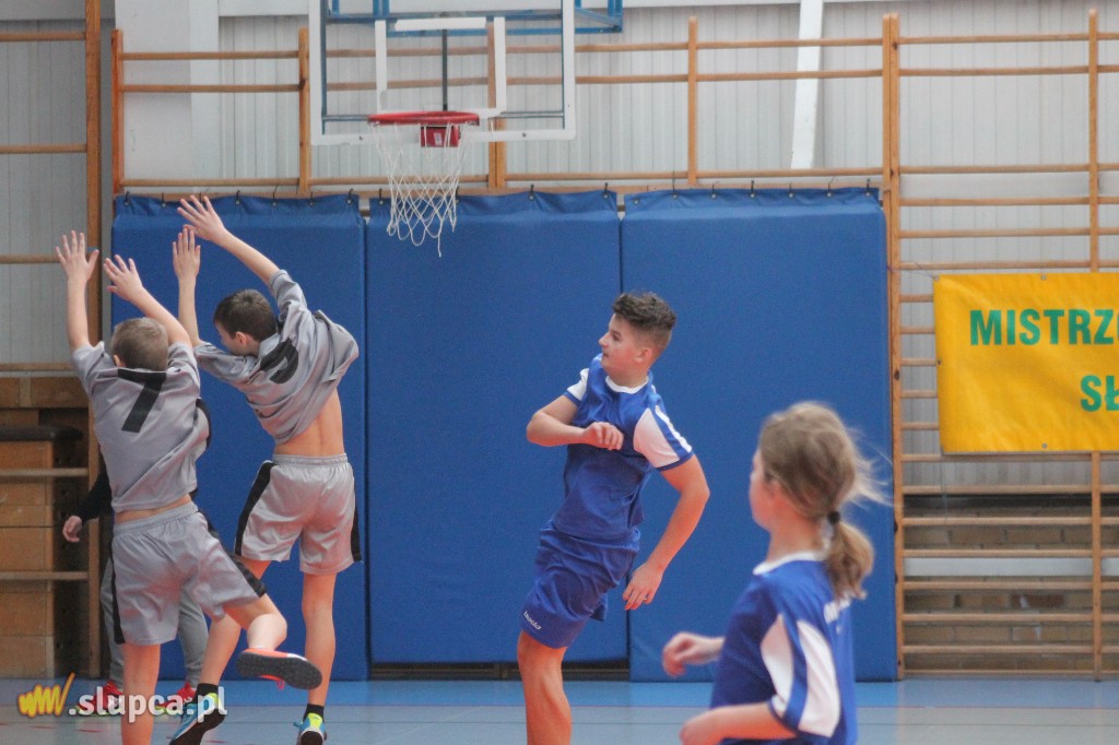 Trzynaście drużyn walczy o mistrzostwo powiatu FOTO