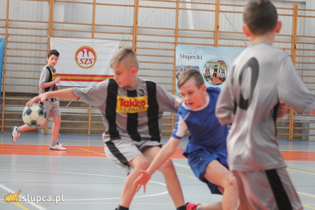 Trzynaście drużyn walczy o mistrzostwo powiatu FOTO