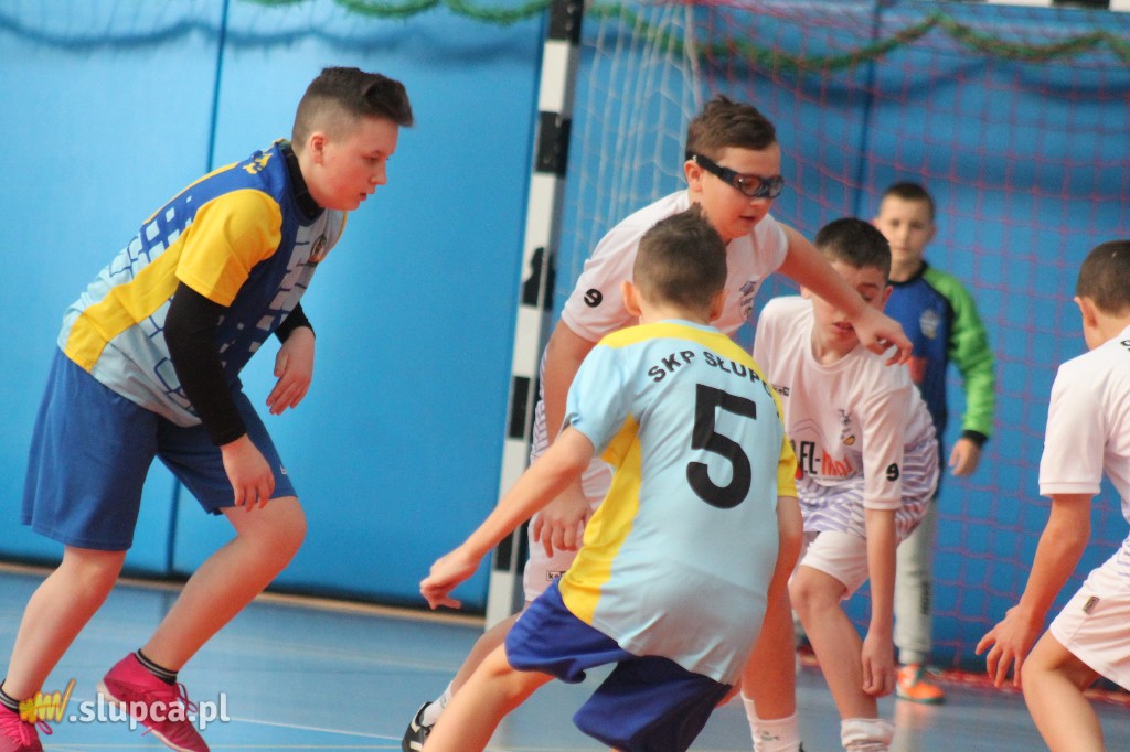 Trzynaście drużyn walczy o mistrzostwo powiatu FOTO