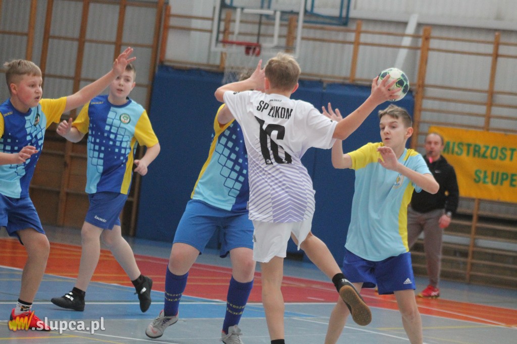 Trzynaście drużyn walczy o mistrzostwo powiatu FOTO