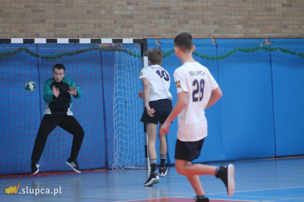 Trzynaście drużyn walczy o mistrzostwo powiatu FOTO