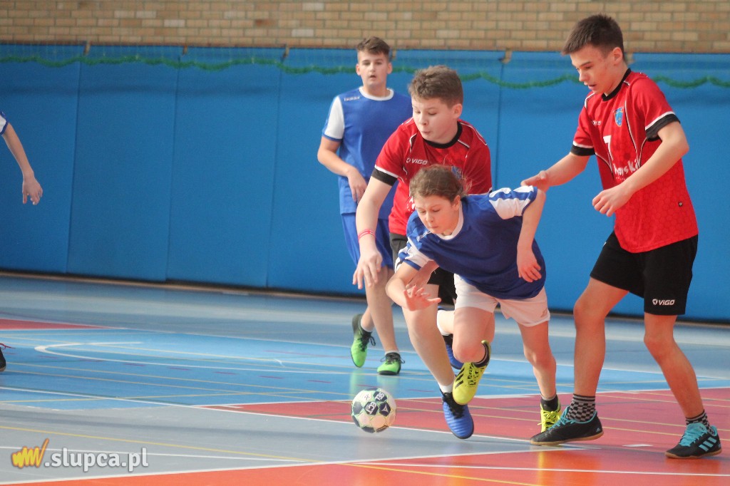 Trzynaście drużyn walczy o mistrzostwo powiatu FOTO