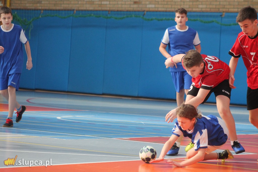 Trzynaście drużyn walczy o mistrzostwo powiatu FOTO