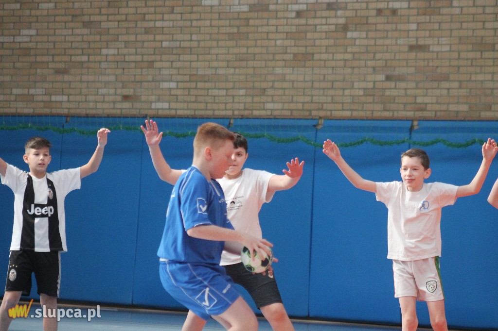 Trzynaście drużyn walczy o mistrzostwo powiatu FOTO