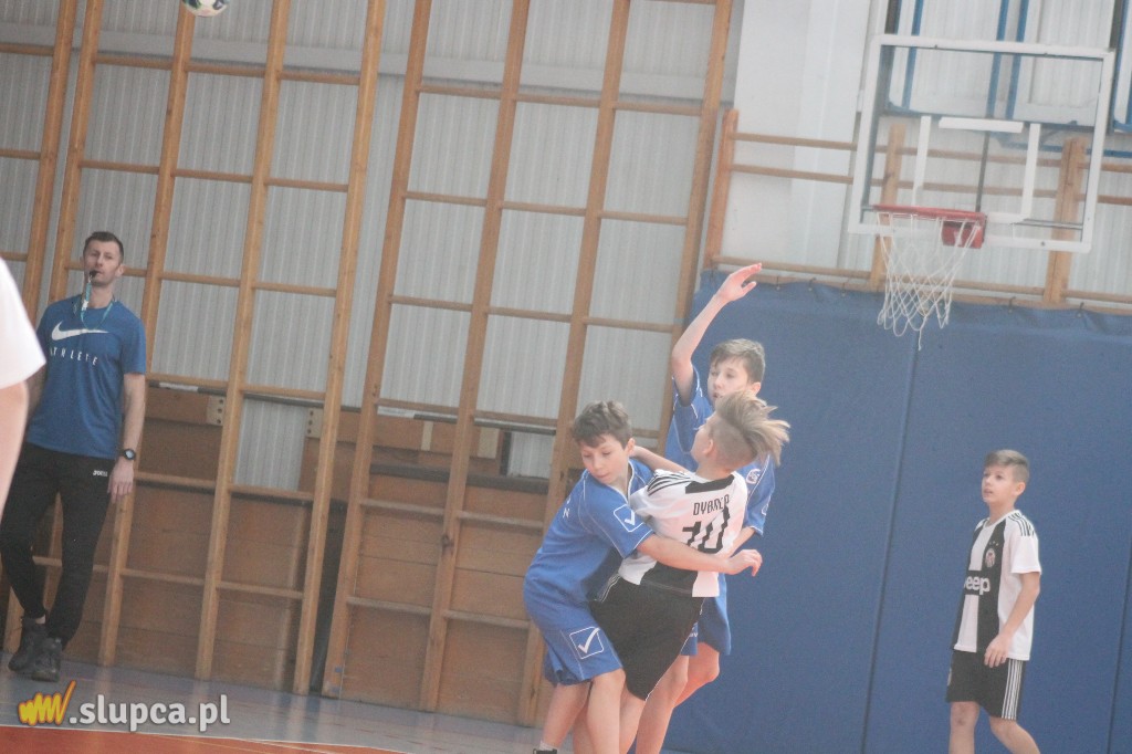 Trzynaście drużyn walczy o mistrzostwo powiatu FOTO