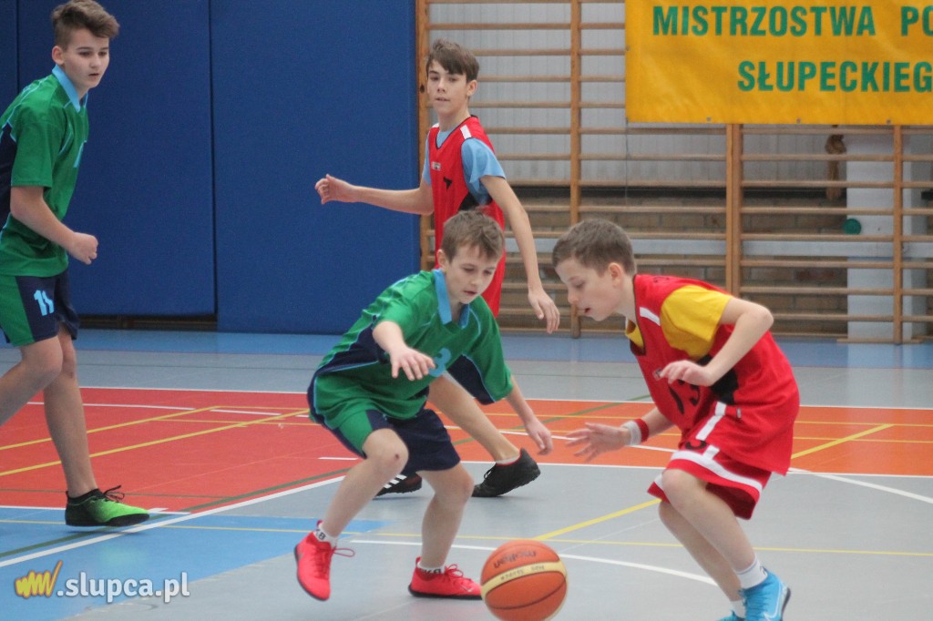 Sześć drużyn walczy o koszykarski tytuł Mistrzów Powiatu