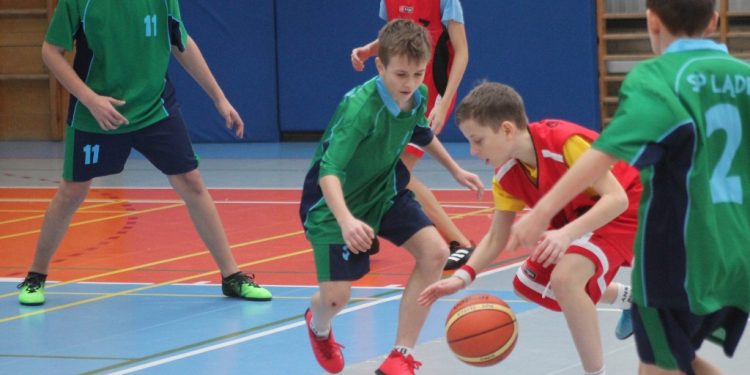 Sześć drużyn walczy o koszykarski tytuł Mistrzów Powiatu