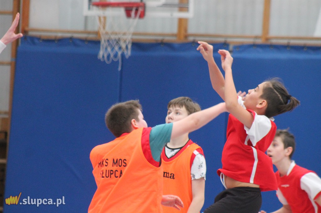 Sześć drużyn walczy o koszykarski tytuł Mistrzów Powiatu