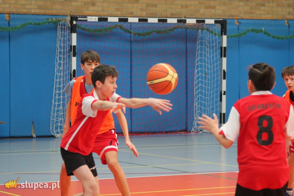 Sześć drużyn walczy o koszykarski tytuł Mistrzów Powiatu