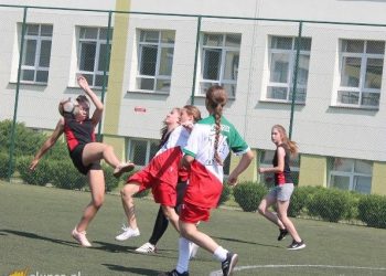 Piłkarskie mistrzostwa dziewcząt zgodnie z planem