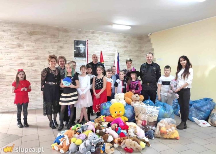 Zagórów: Przekazali Misie Ratownisie