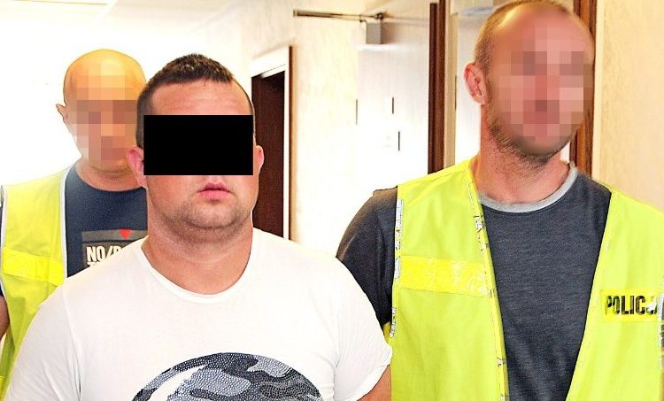 „Mama leżała nieprzytomna, tata obok niej”. Ruszył proces kierowcy BMW.