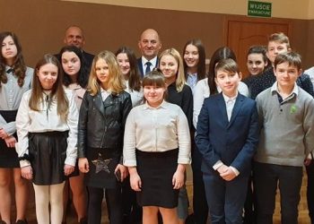 Młodzi radni na sesji