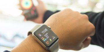 Apple Watch 4 vs 5. Czy czas na nowszy model?