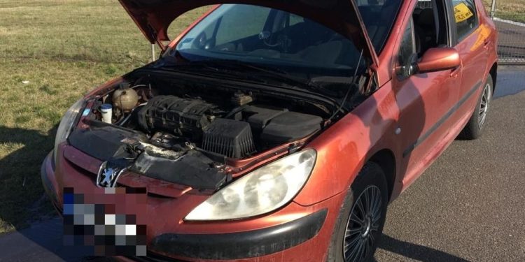 Samochód płonął na autostradzie