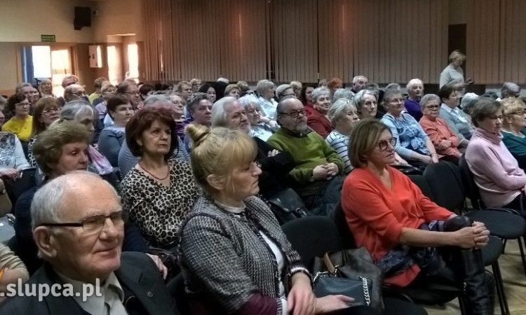 Przeniósł słuchaczy do Izraela