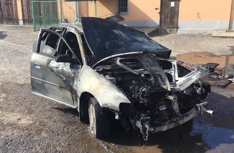 Ostrówek: Spalił się samochód