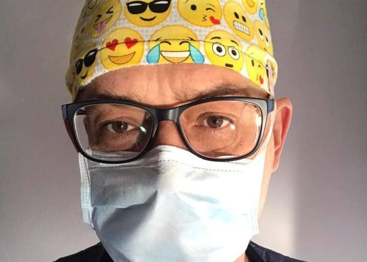 Doktor Niezbecki: zostańcie w domach!