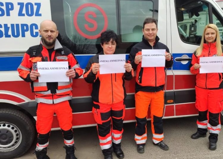 Ratownicy apelują: Nie kłam medyka!